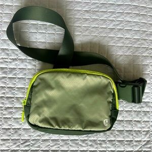 Lululemon Everywhere Belt Bag